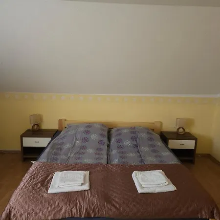 Fenyves Apartman Tiszafured Exterior photo