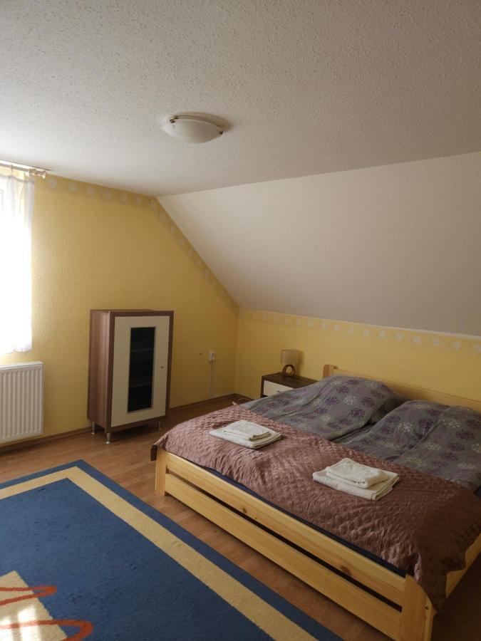 Fenyves Apartment *