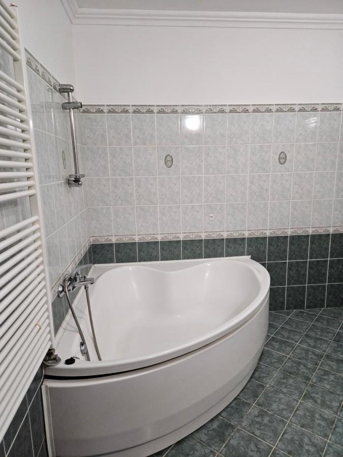 Apartment Fenyves Tiszafured